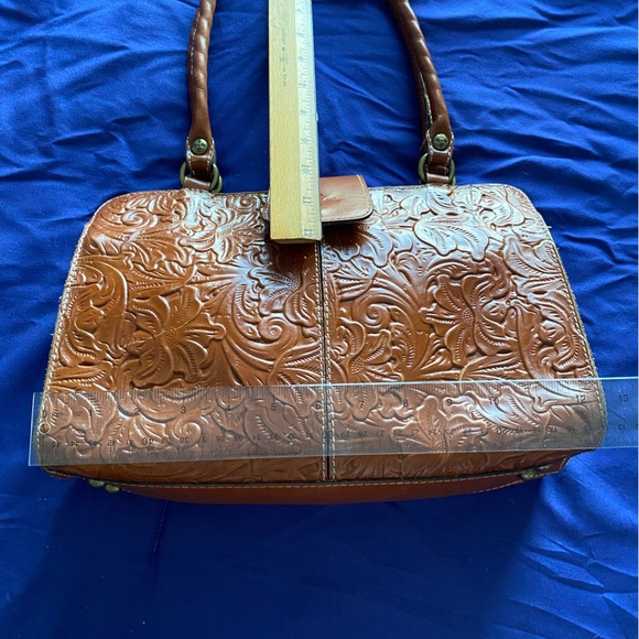 EUC PATRICIA NASH PURSE - Picture 4 of 16
